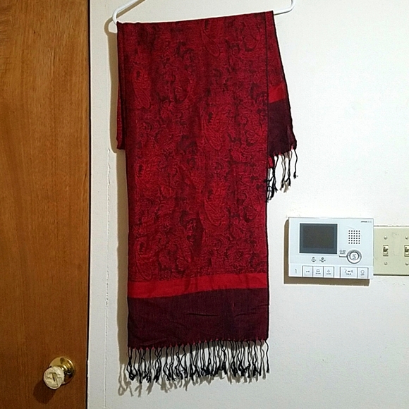 Scarf - Picture 1 of 3